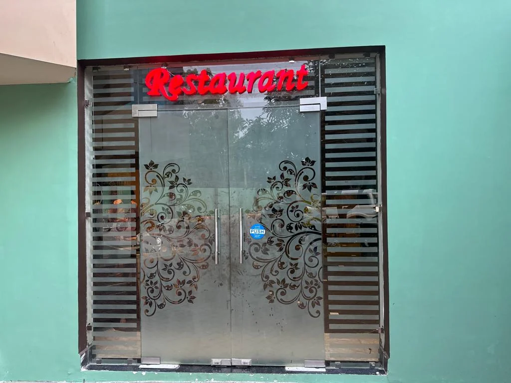 Entrance to Hotel Sunshine restaurant
